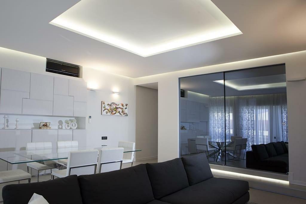 Crystal Skyline Neapolis Apartment Exterior photo